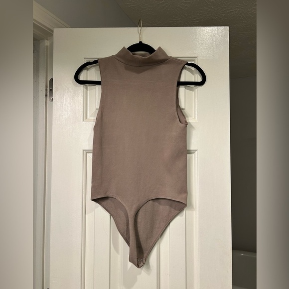 GOOD AMERICAN Mock Neck Seamless Bodysuit Size Large/X-Large Size 3/4 - Picture 4 of 5